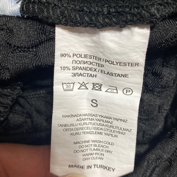 Booty accentuating shorts - Picture 5 of 6